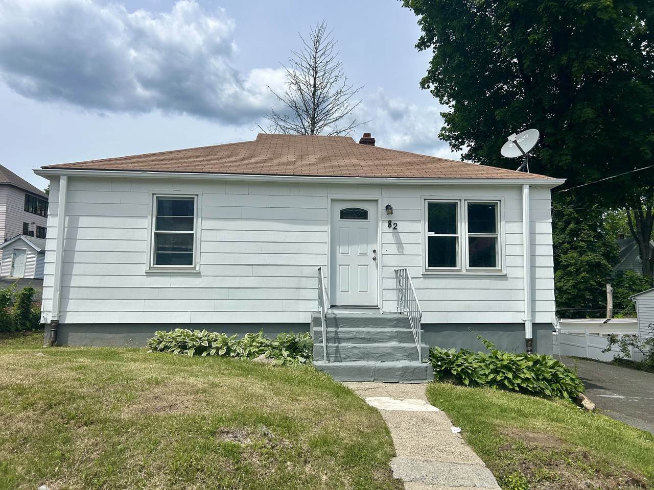 82 Sunnyside Avenue - Photo 1