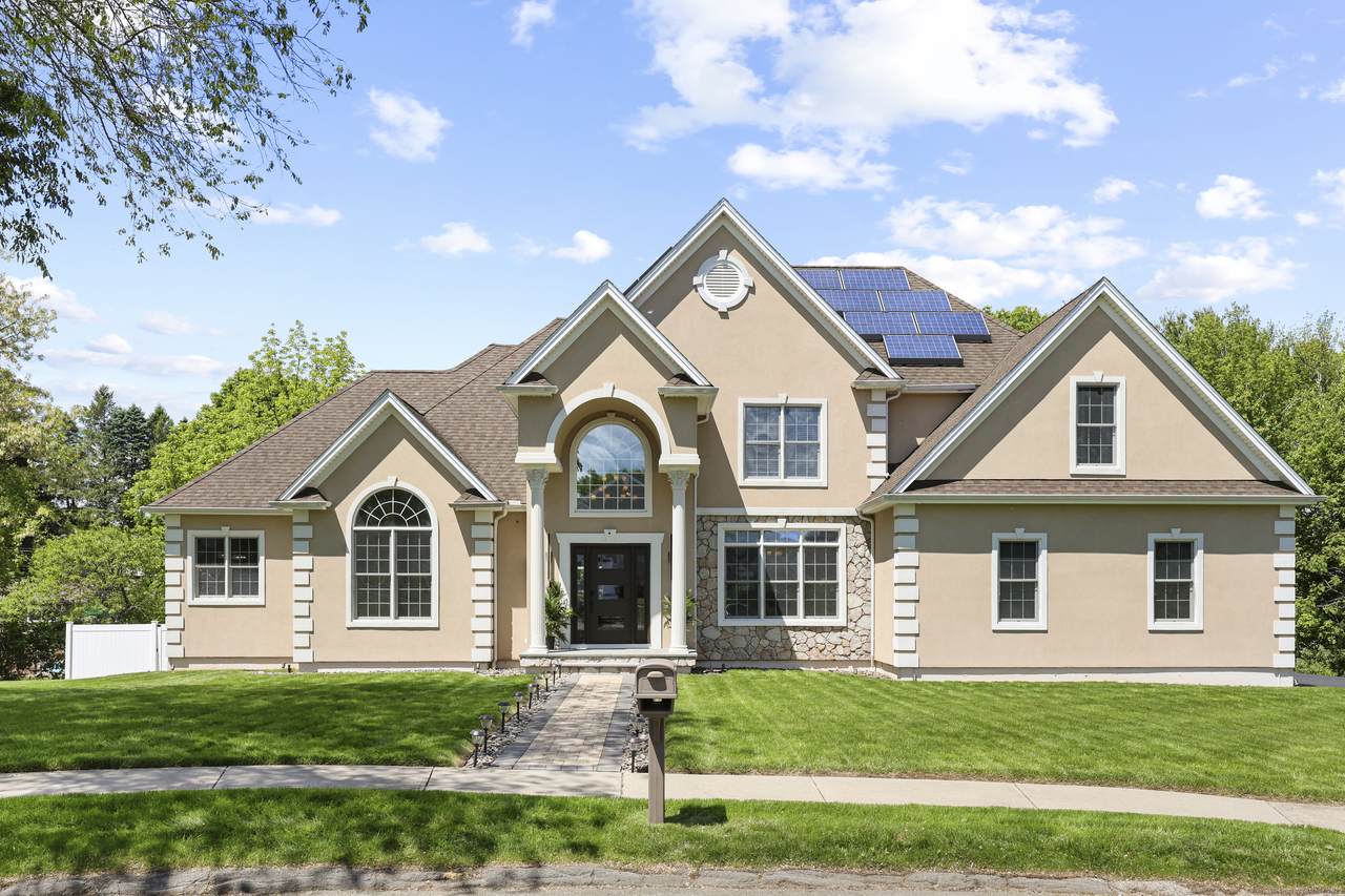 81 Aresco Drive - Photo 1