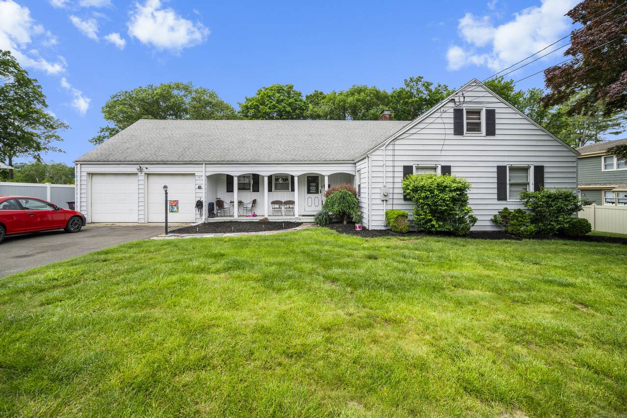 327 Steele Street - Photo 1