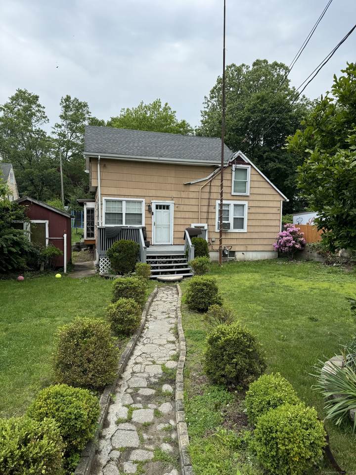 385 Chamberlain Avenue - Photo 1