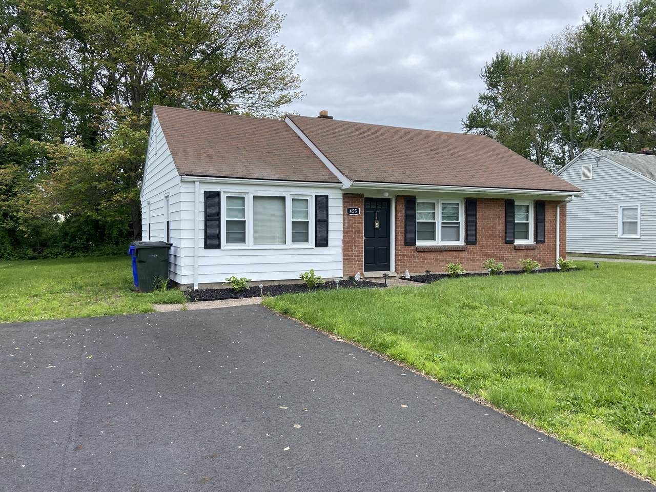 455 Middletown Avenue - Photo 1