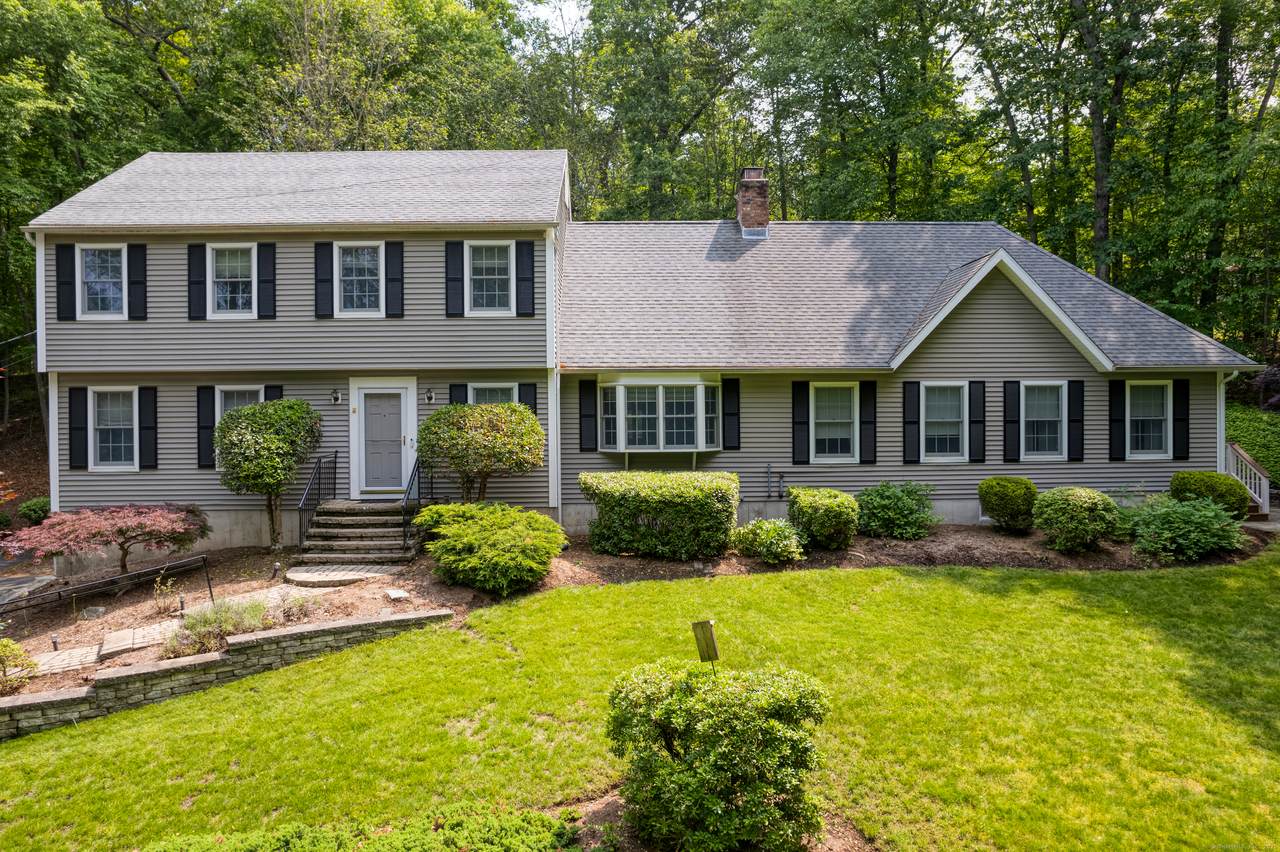 35 Whitethorn Drive - Photo 1