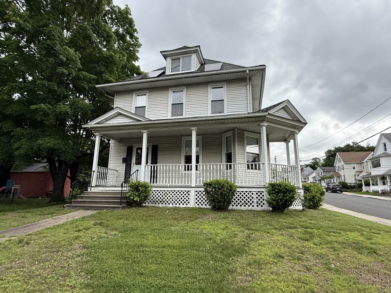 139 Aetna Street - Photo 1
