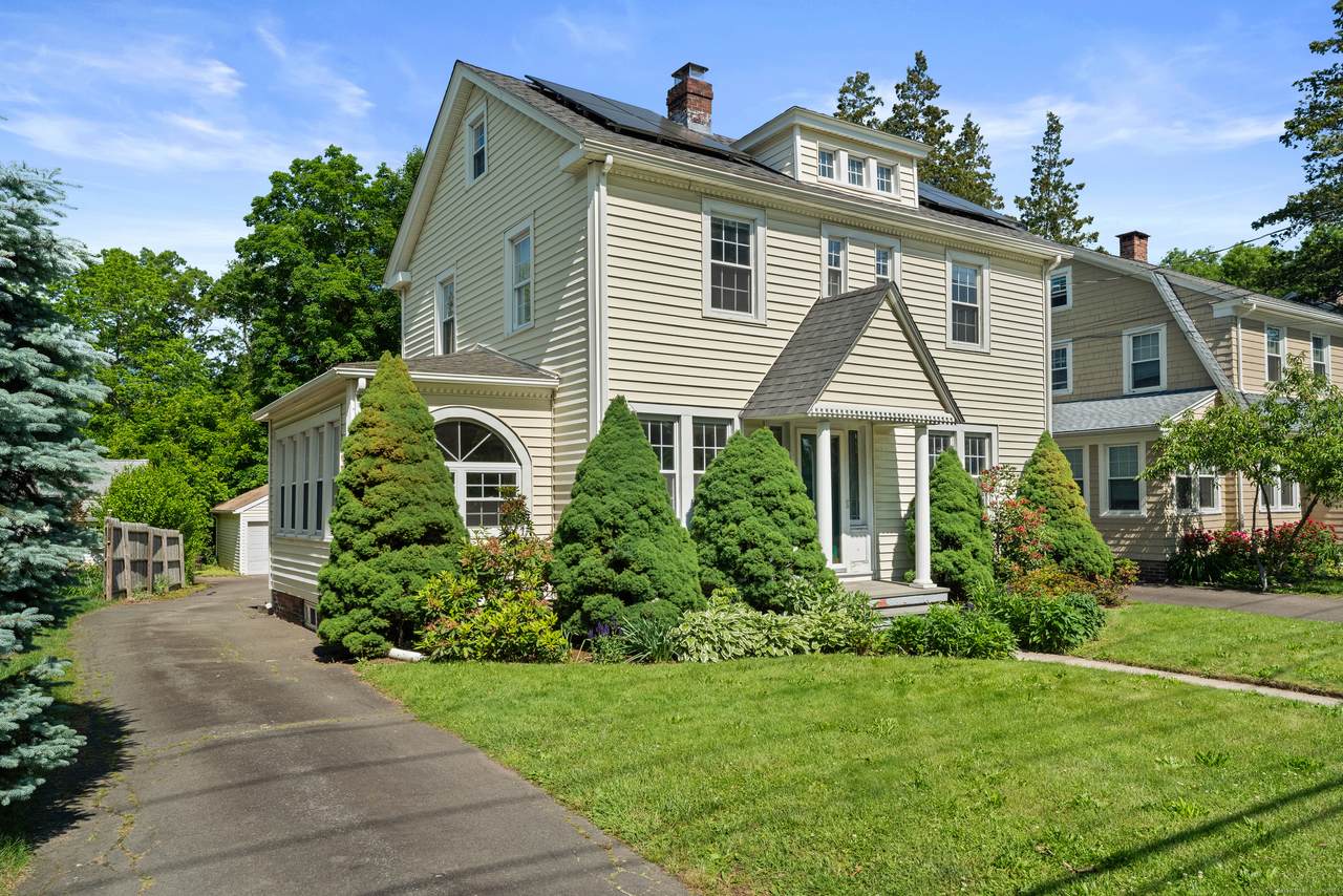 1748 Whitney Avenue - Photo 1