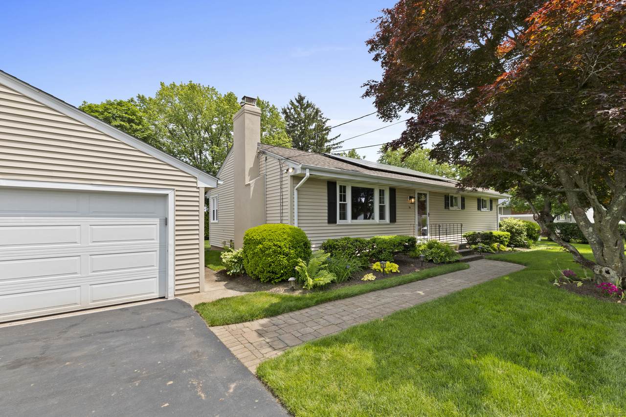 74 Victoria Heights - Photo 1