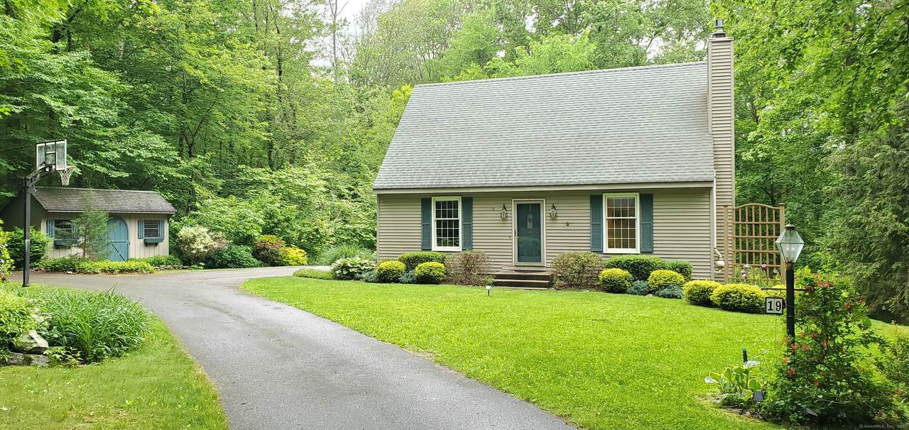 19 Oak Leaf Circle - Photo 1