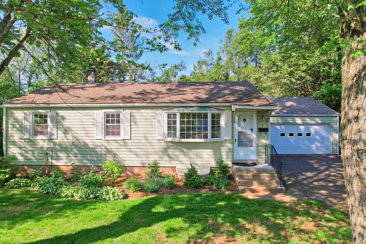 7 Pickett Lane - Photo 1
