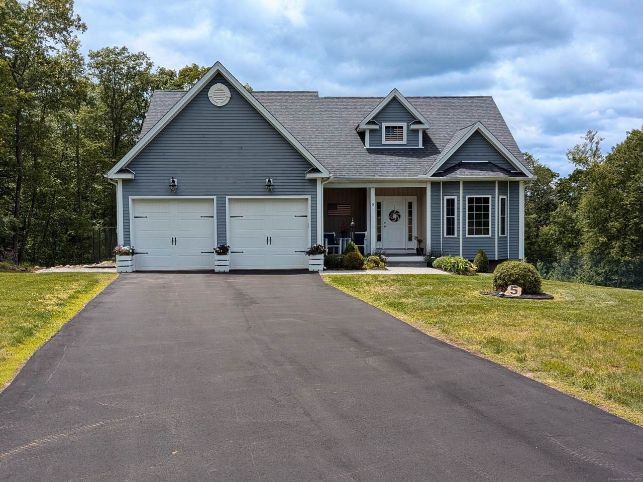 5 Newberry Street - Photo 1