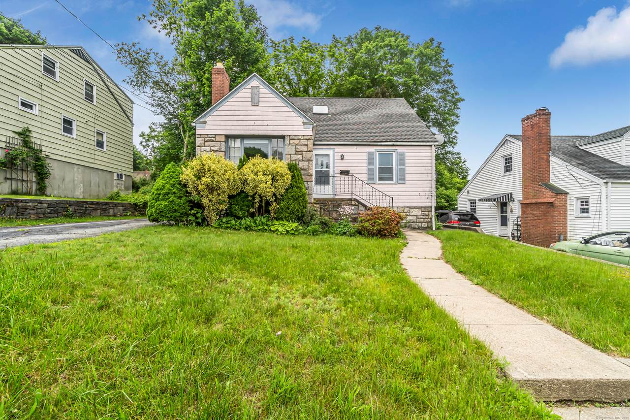 214 Thames Street - Photo 1
