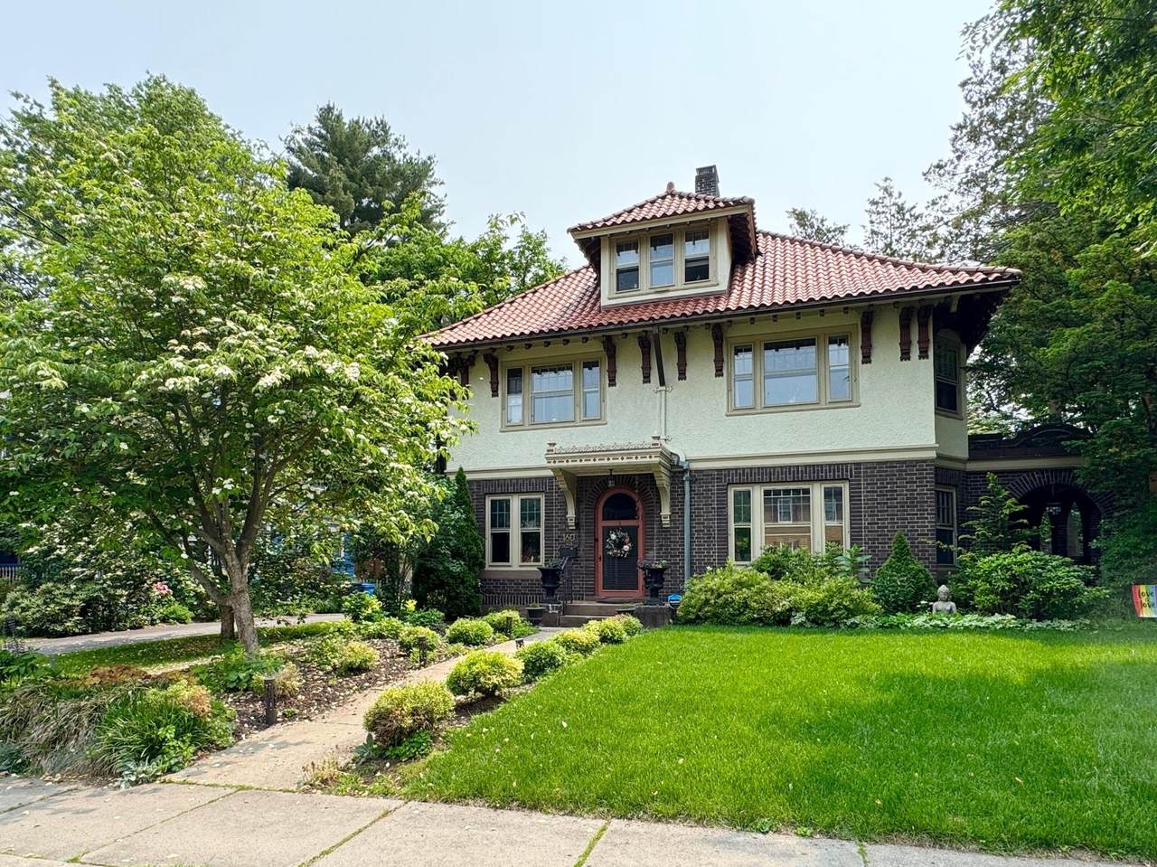 160 Kenyon Street - Photo 1