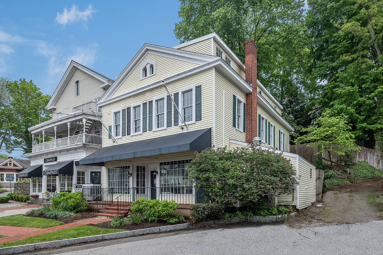 3 Essex Square - Photo 1