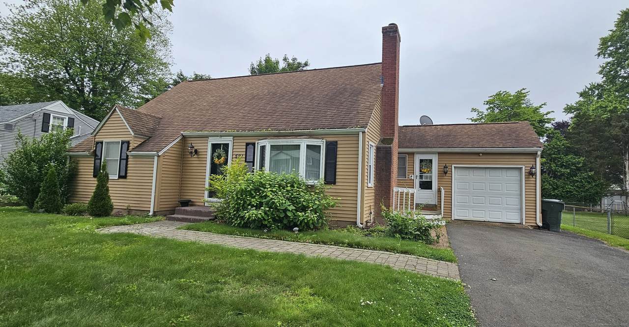 591 Oak Street - Photo 1