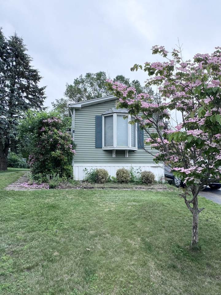 3 Stonewood Terrace - Photo 1