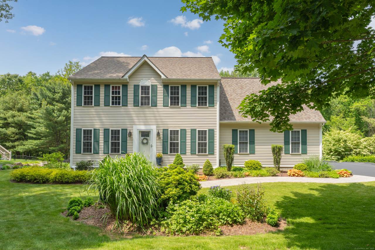 29 Yorkshire Drive - Photo 1