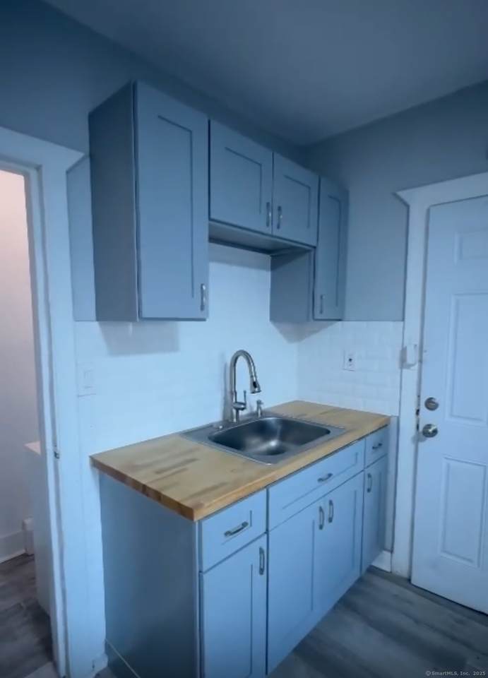746 Maple Street - Photo 1