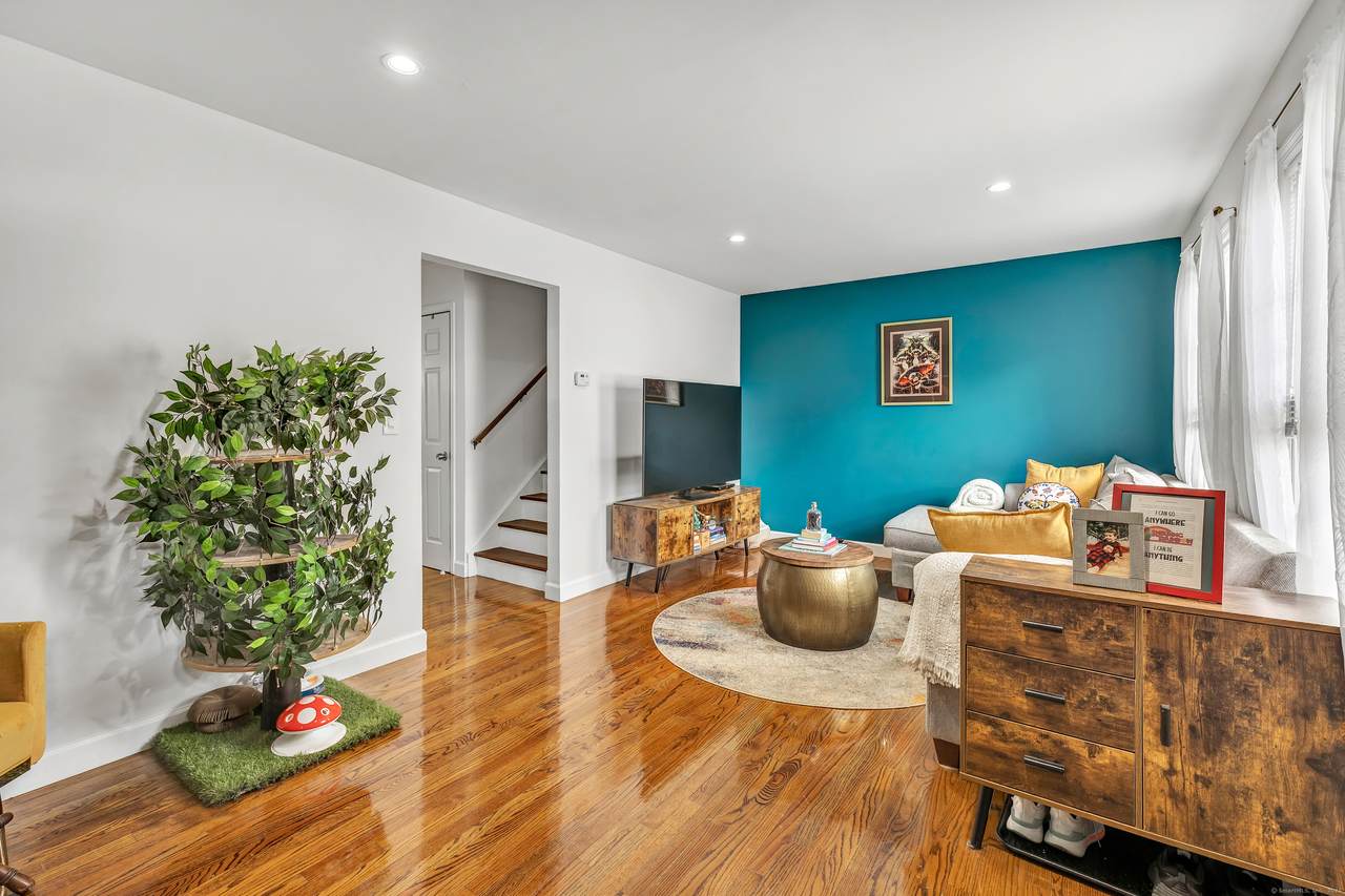 20 Oakland Avenue - Photo 1