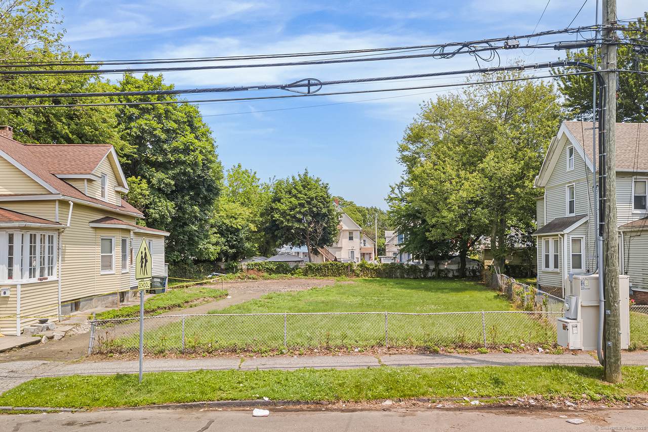 320 Union Avenue - Photo 1