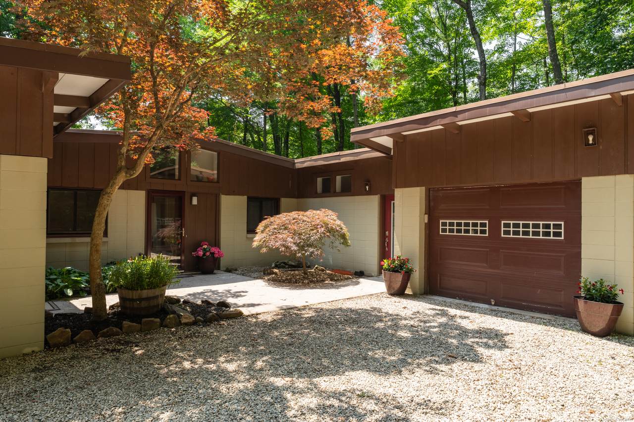 120 Highwoods Drive - Photo 1