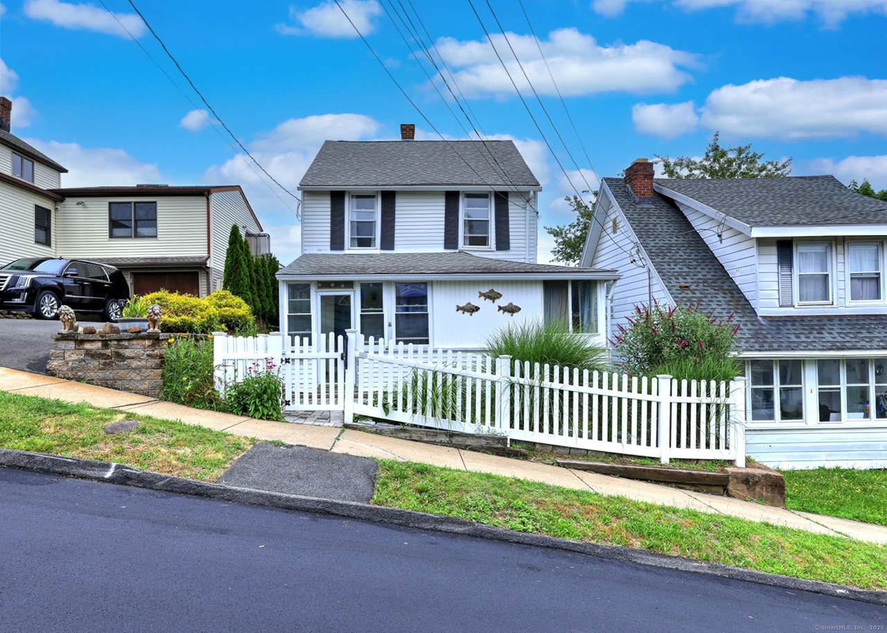 81 Dawson Avenue - Photo 1