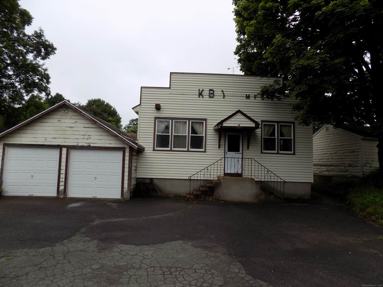 137 Stafford Avenue - Photo 1