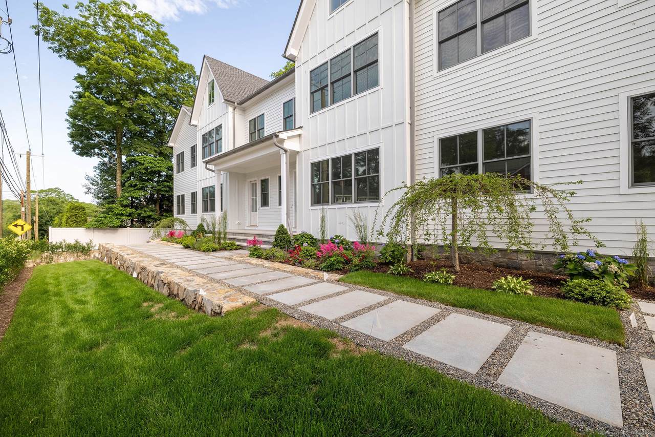 133 East Avenue - Photo 1