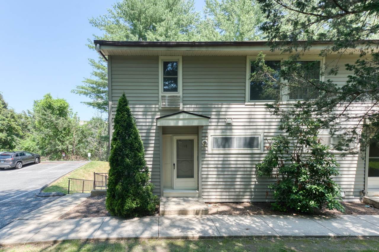 118 Sheraton Lane - Photo 1
