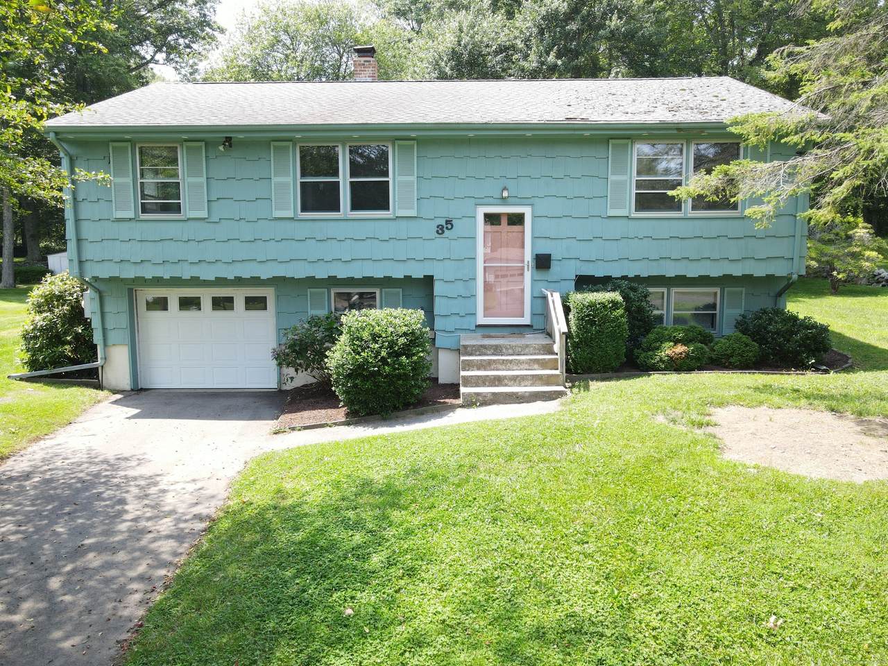35 Corey Lane - Photo 1