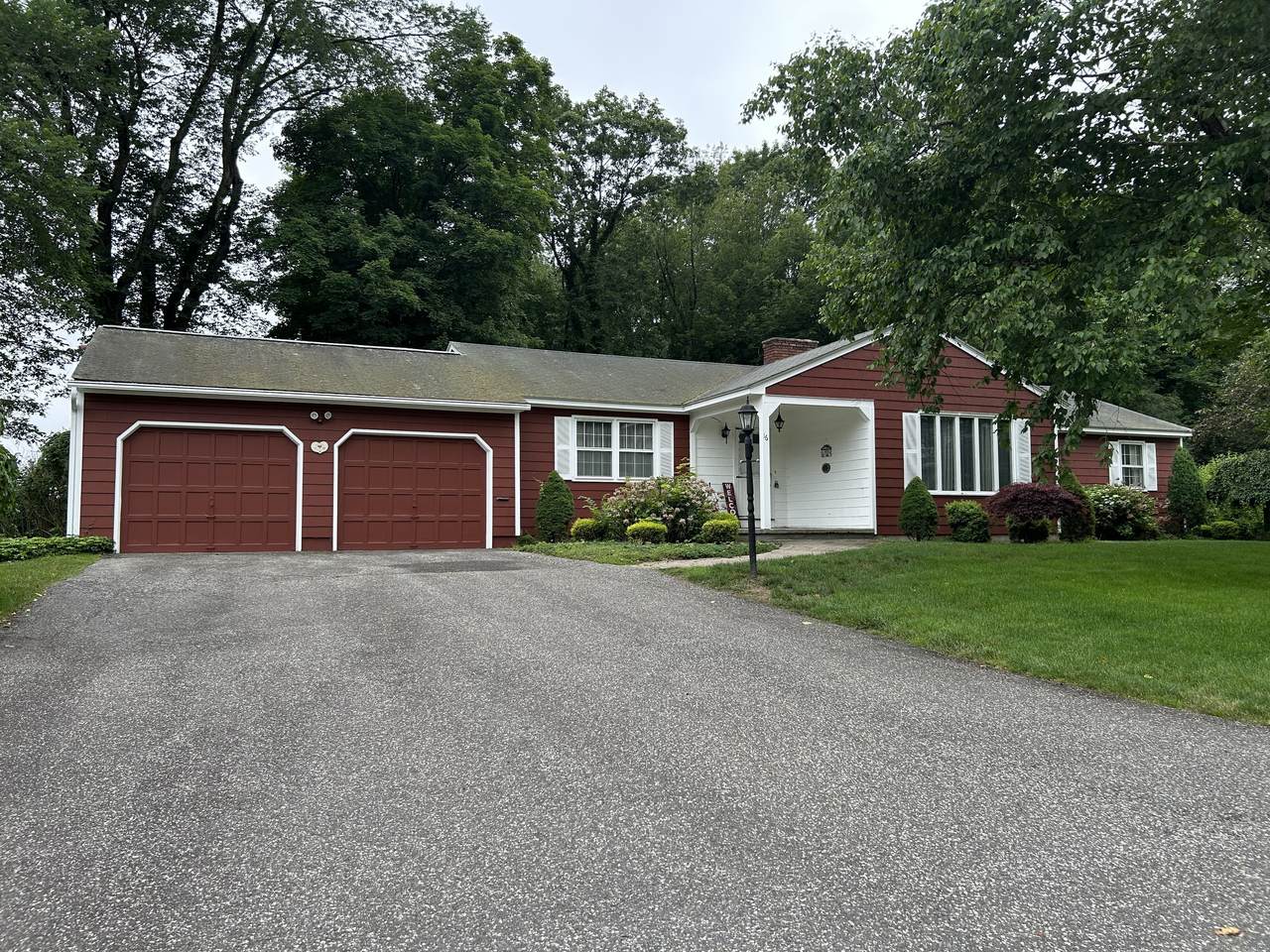 16 Round Hill Circle - Photo 1