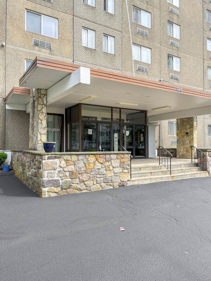 120 Huntington Turnpike - Photo 1