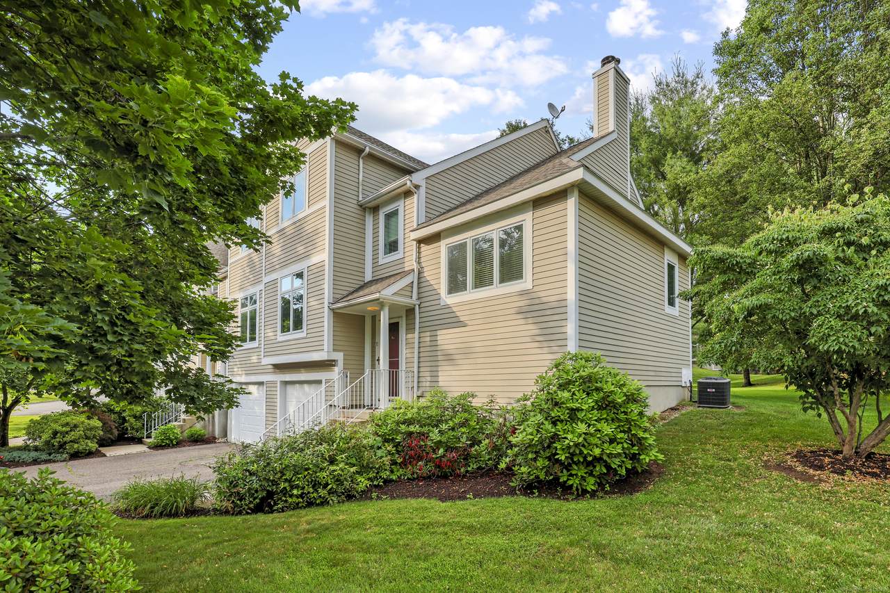 11 Essex Court - Photo 1