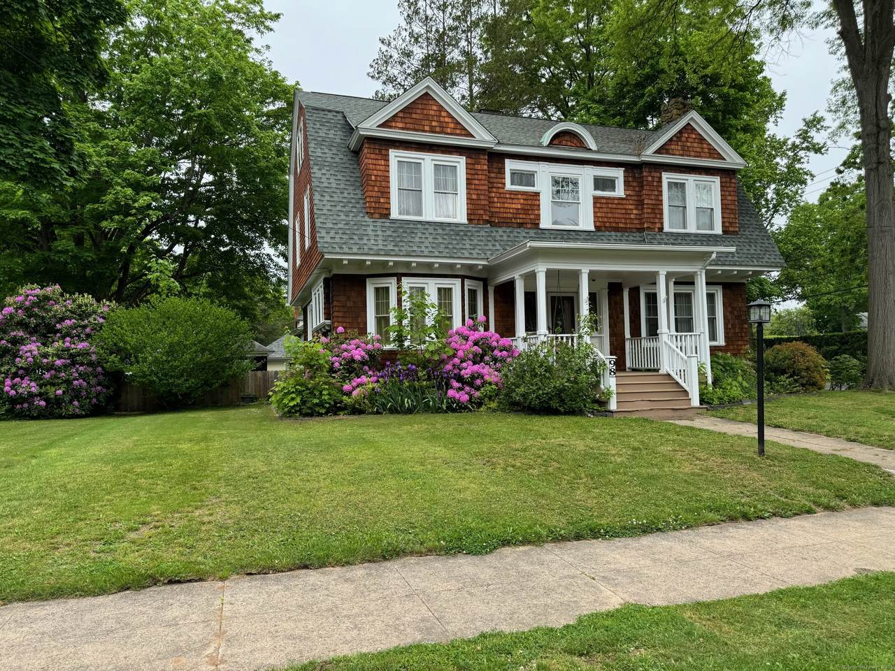 98 Alden Avenue - Photo 1