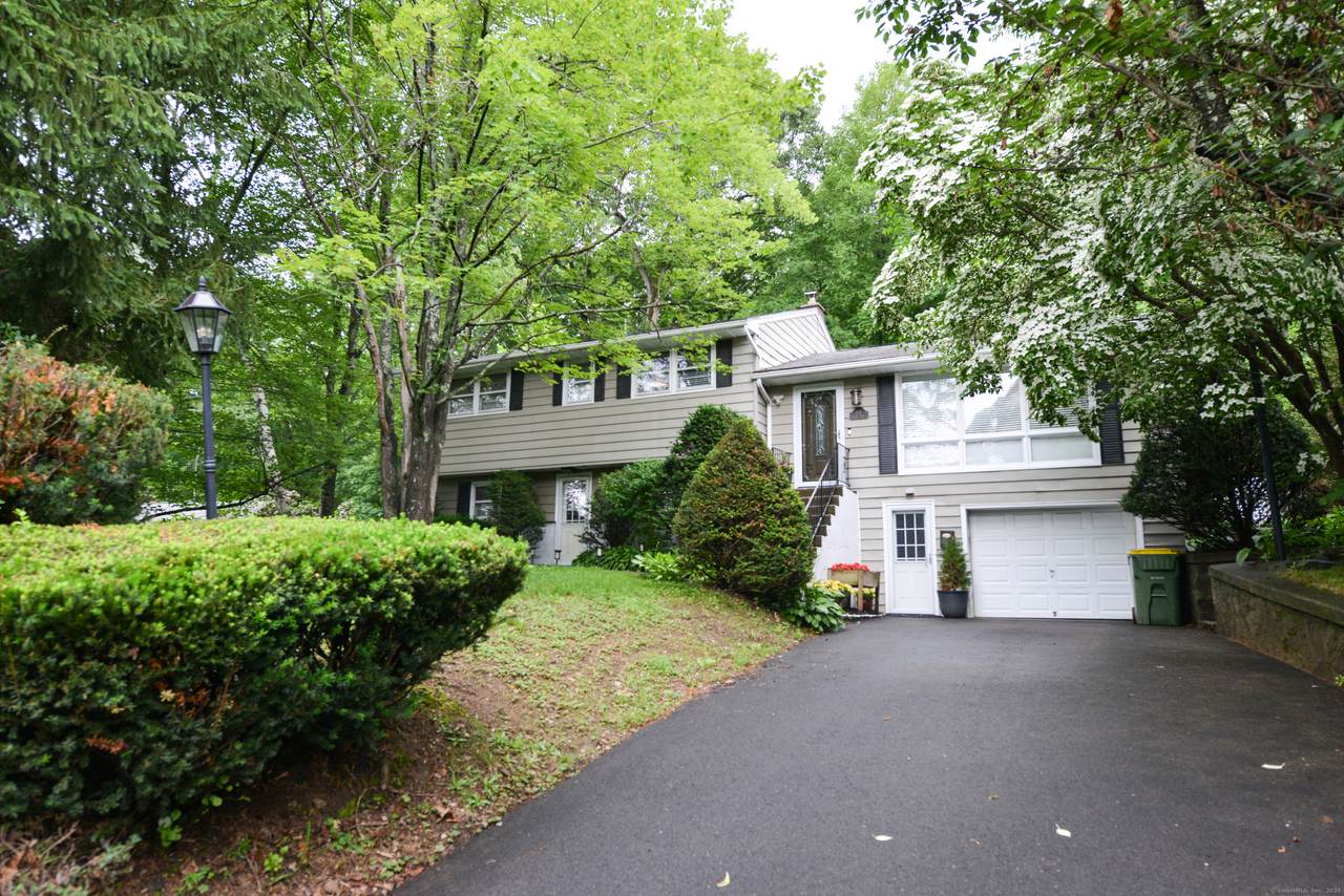 157 Windy Drive - Photo 1