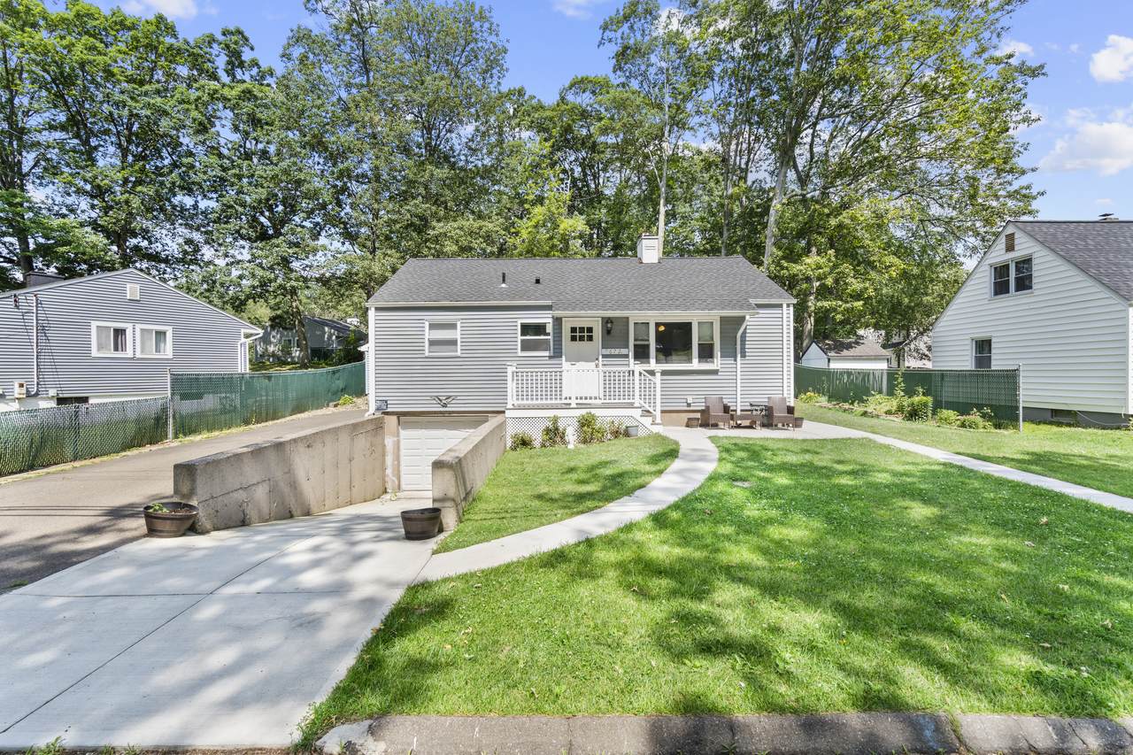 672 Bradley Street - Photo 1