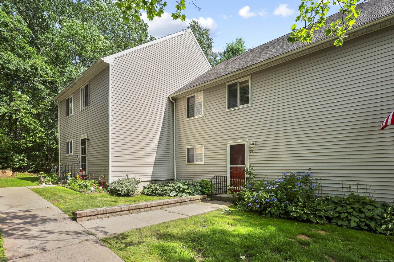 22 Mohawk Court - Photo 1
