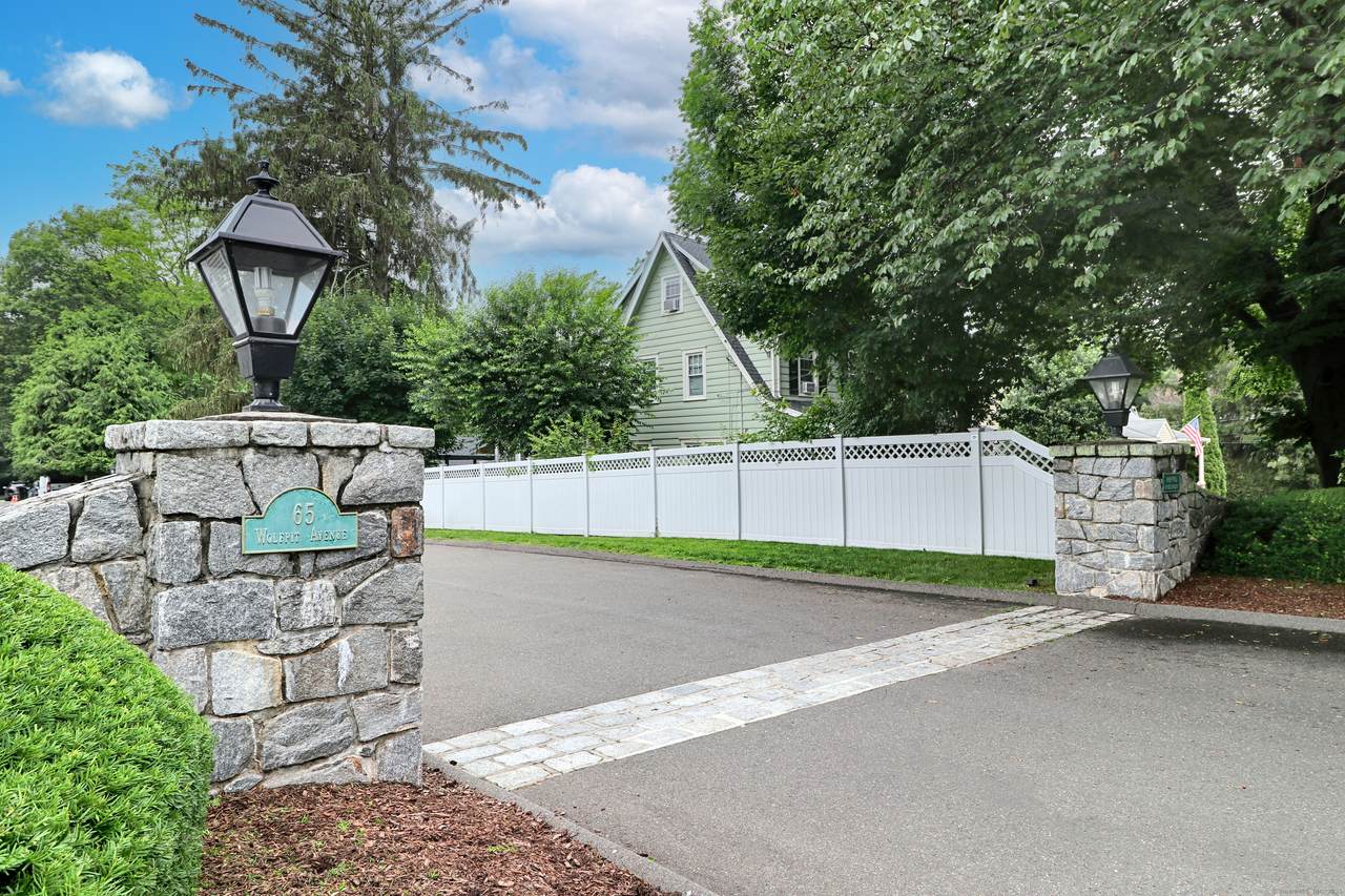 65 Wolfpit Avenue - Photo 1