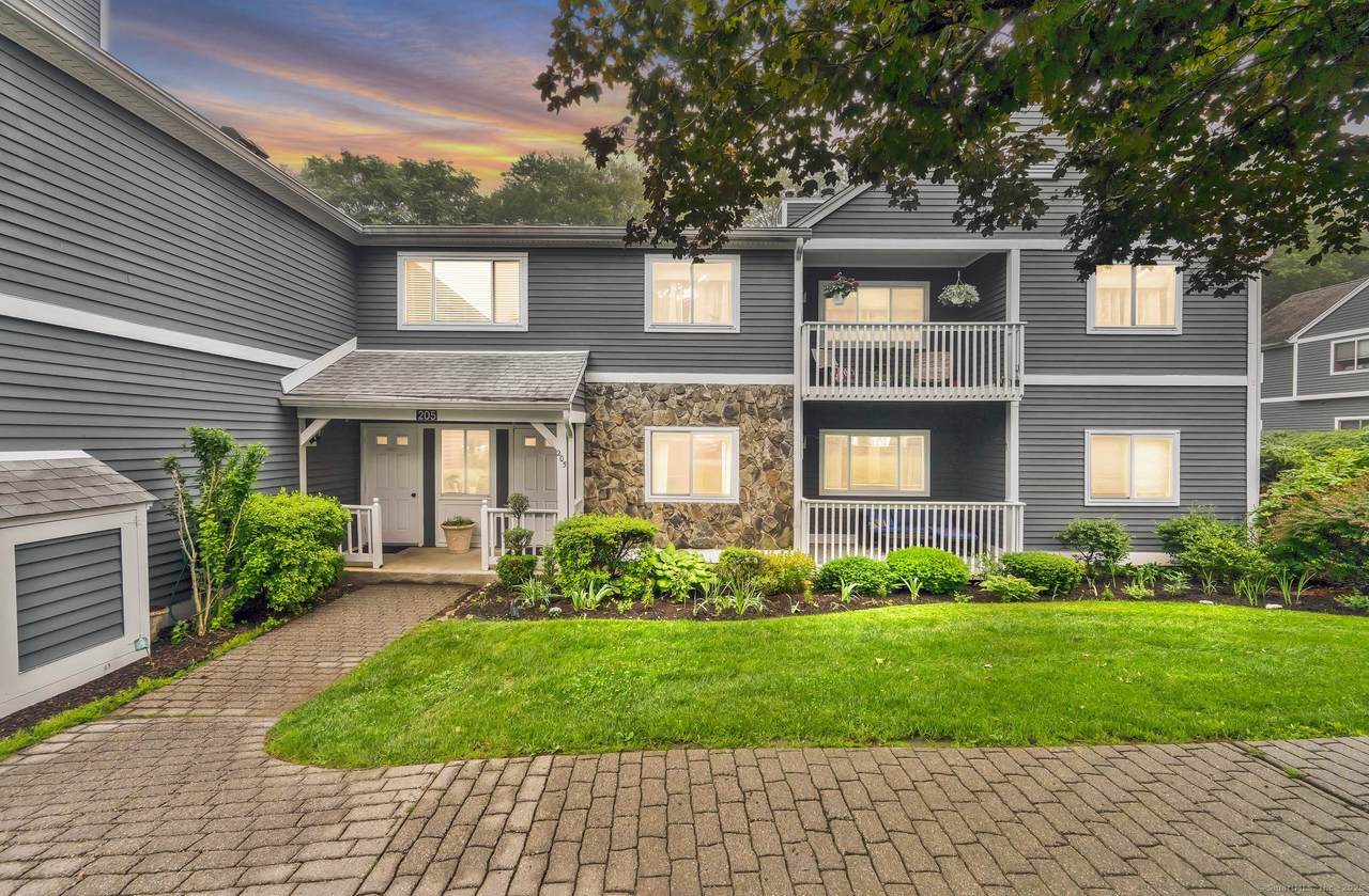205 Windgate Circle - Photo 1