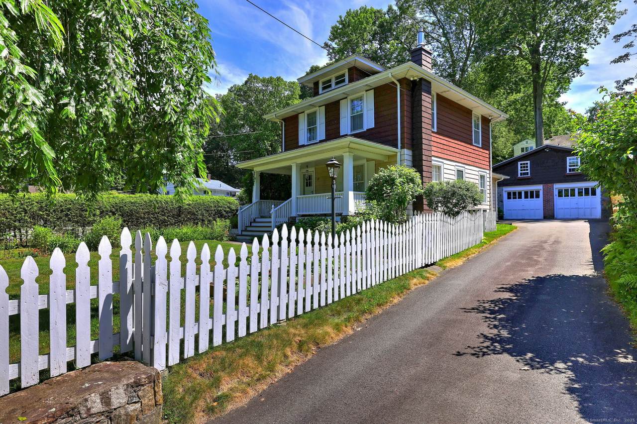 21 Oakwood Avenue - Photo 1