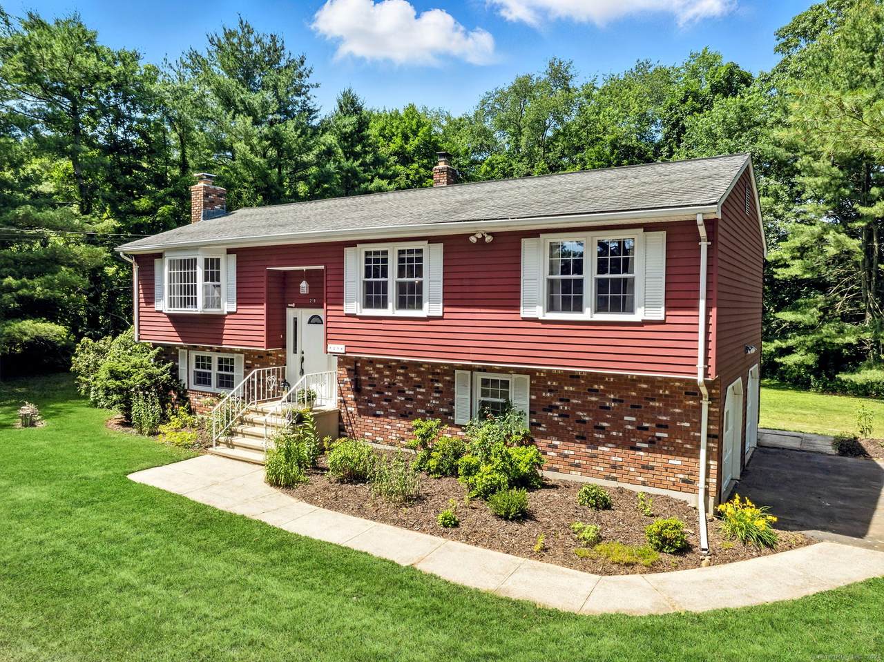 29 Sunnyside Drive - Photo 1