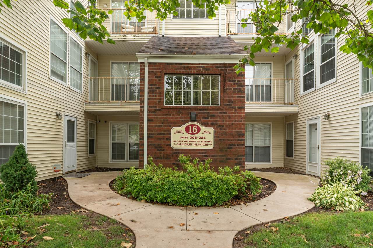 323 Carriage Crossing Lane - Photo 1