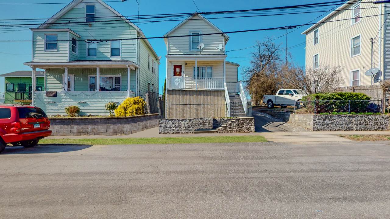 96 Davis Avenue - Photo 1
