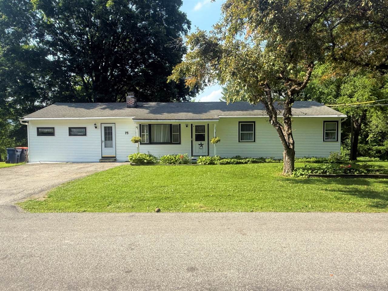 75 Midway Avenue - Photo 1