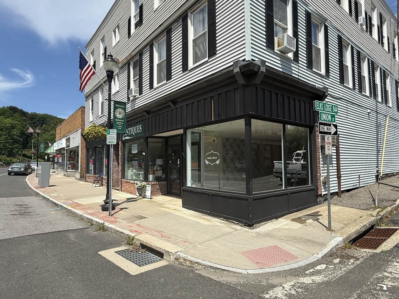 450 Main Street - Photo 1