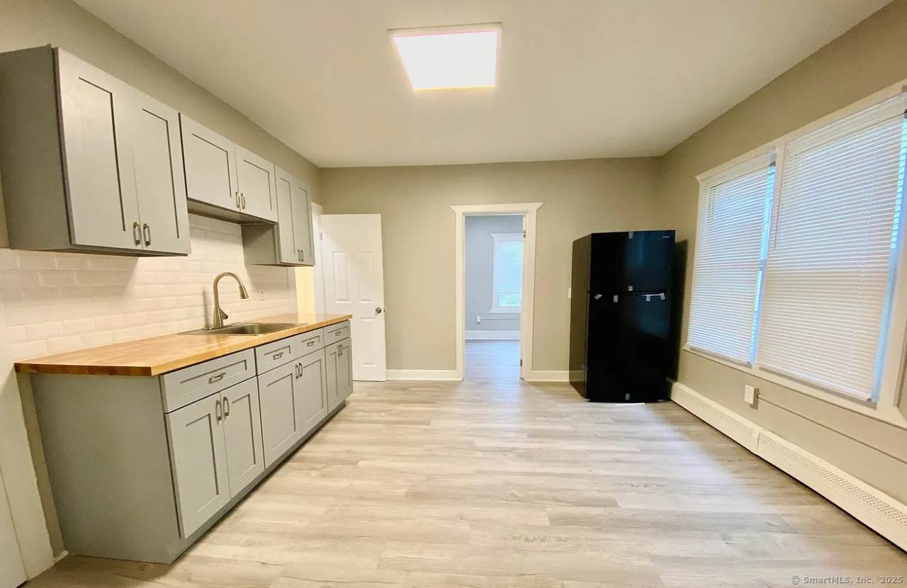 87 Caroline Street - Photo 1