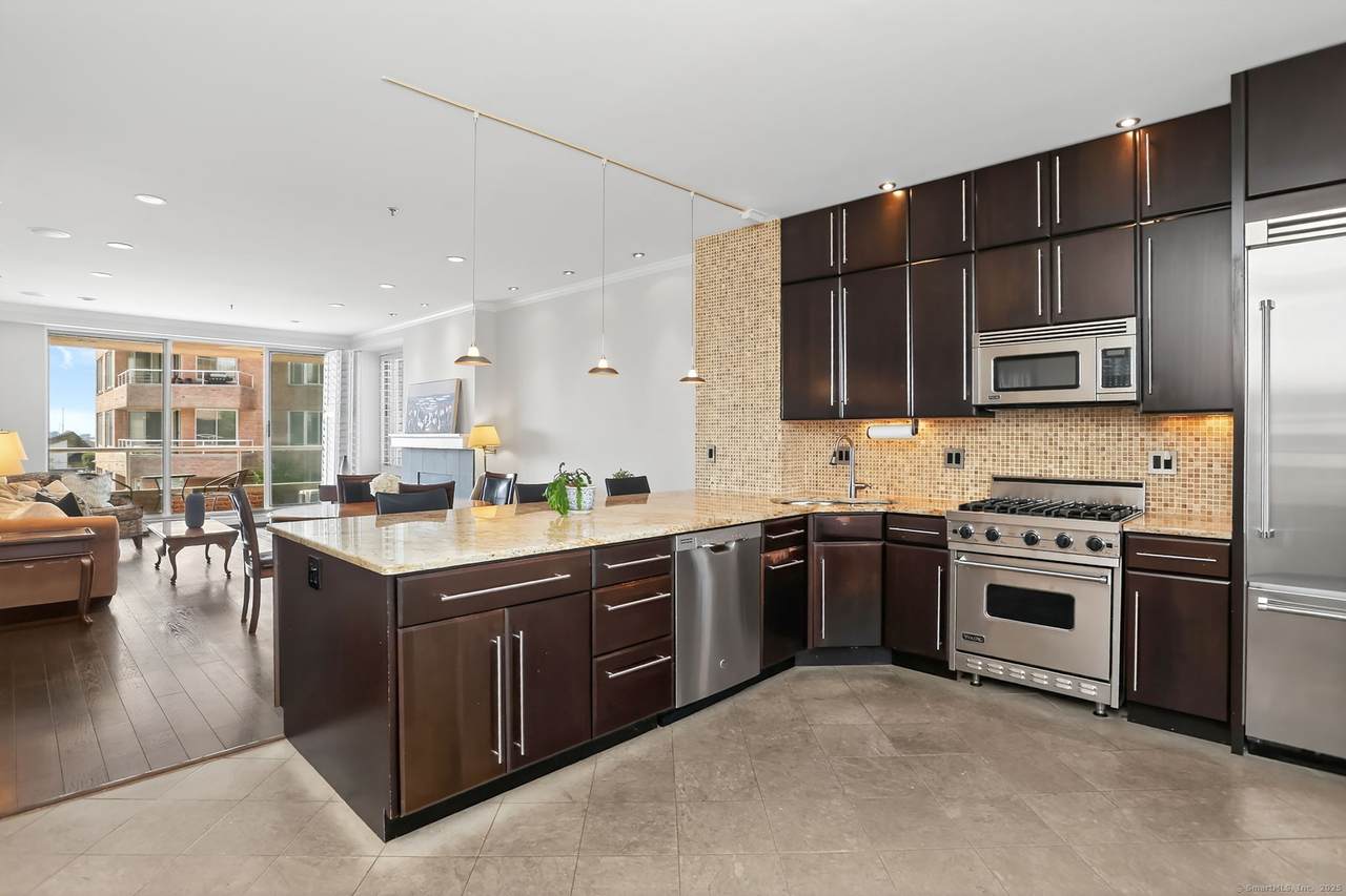 88 Southfield Avenue - Photo 1