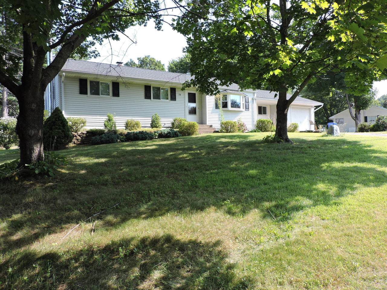 70 Robert Drive - Photo 1