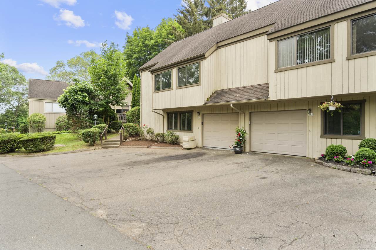 518 Iroquois Lane - Photo 1