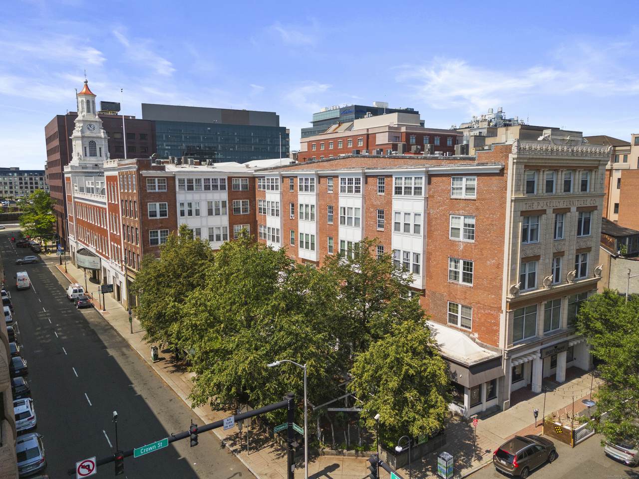 196 Crown Street - Photo 1