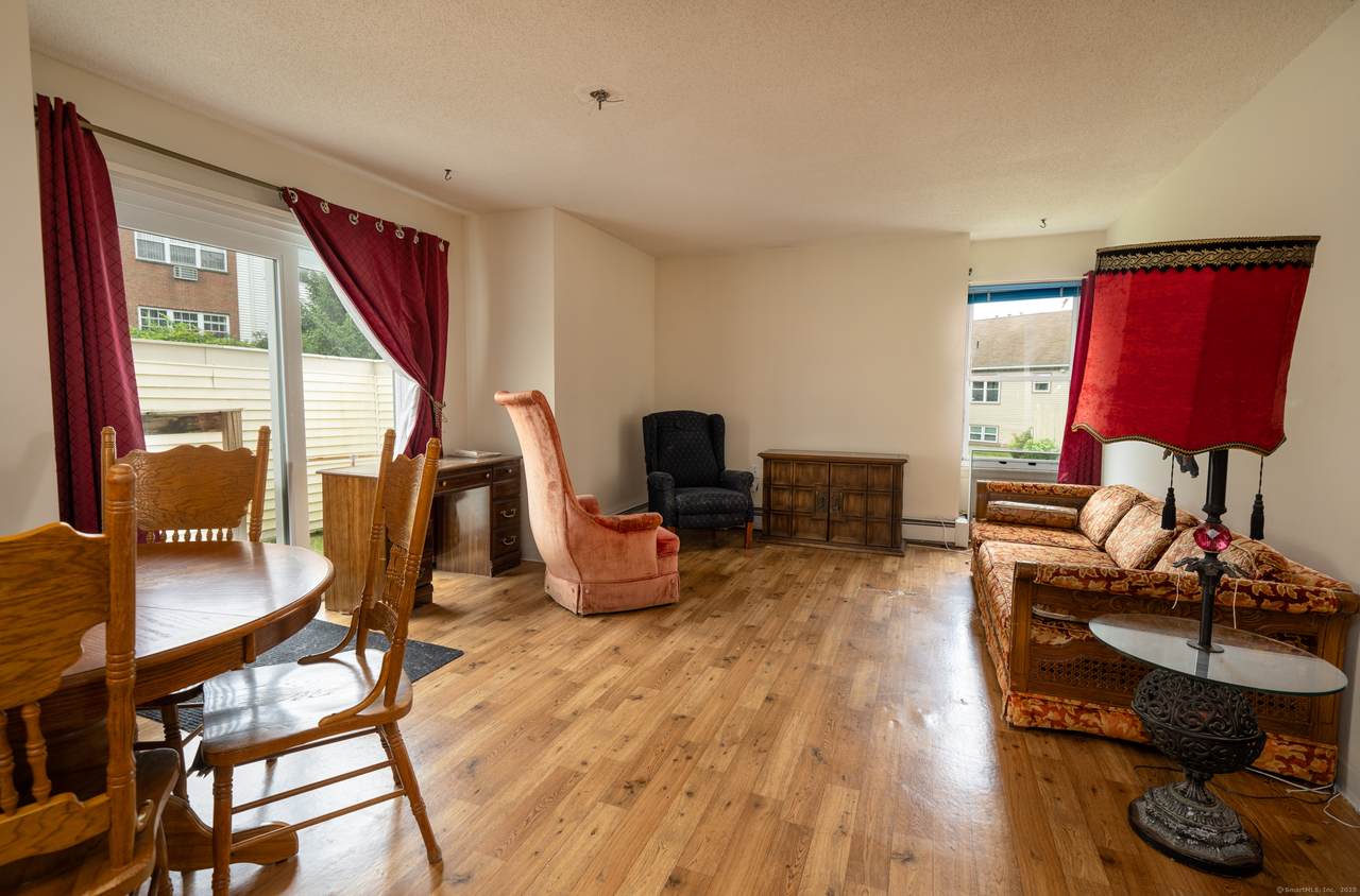 226 Laurel Street - Photo 1