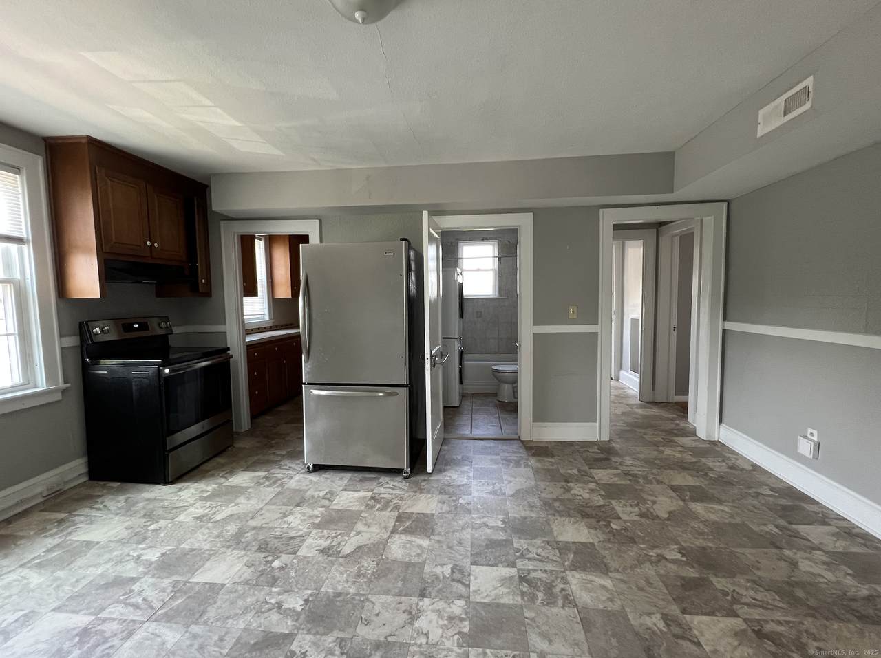 861 Farmington Avenue - Photo 1