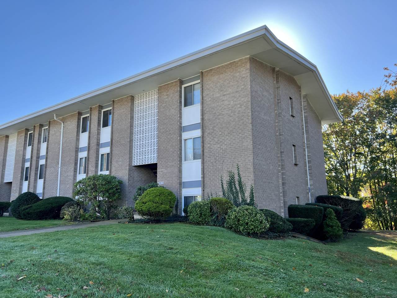 280 Gardner Avenue - Photo 1